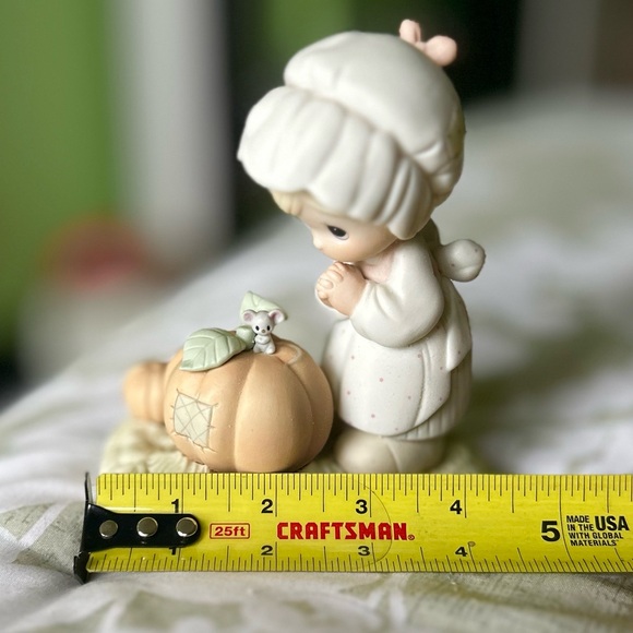 VTG Precious Moments Enesco October Girl Pumpkins & Mouse Cottagecore Figurine - Picture 10 of 11